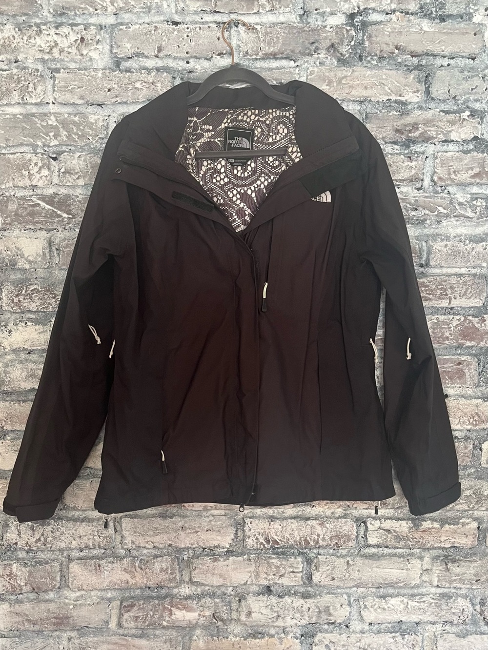 The North Face Women's Black All Weather Packable Utility Jacket Removable Hood